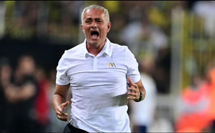 Mourinho mất vé Champions League cay đắng