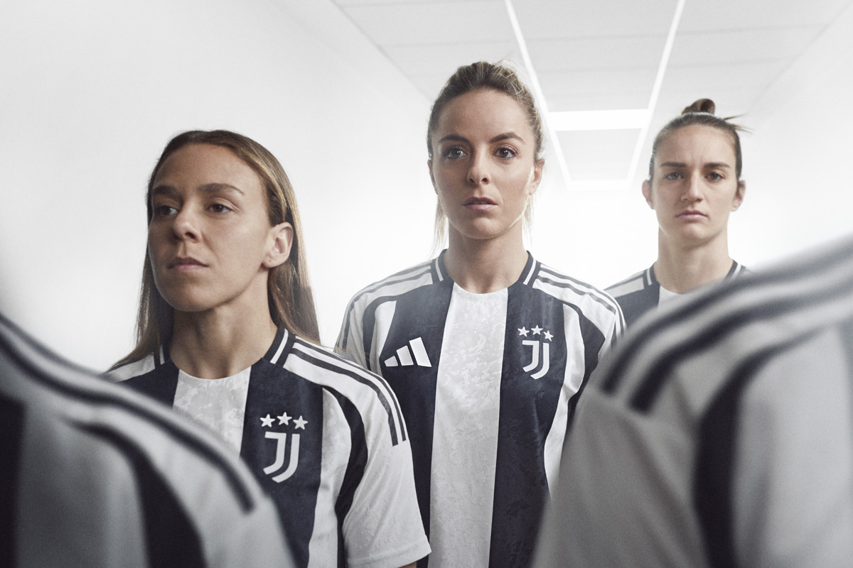 Áo đấu sân nhà Juventus cho mùa giải 2024-25
