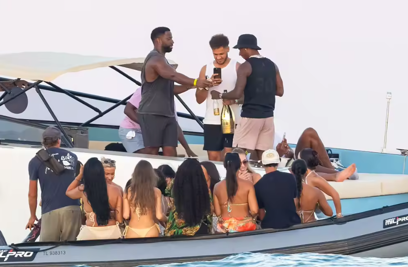 Rashford enjoys a luxurious vacation, sailing with friends and over ten women