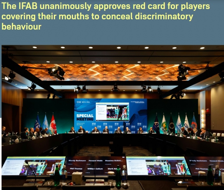 Luật mới của World Cup! Thông báo chính thức: Cầu thủ che miệng trong lúc tranh cãi hoặc rời sân để phản đối đều có thể bị thẻ đỏ