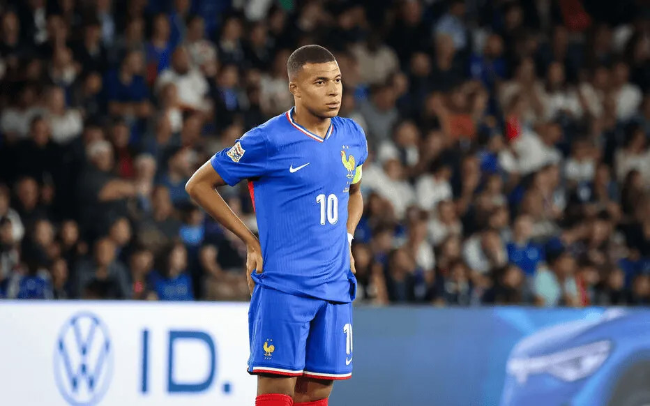Mbappé muốn vào ĐTQG nhưng Deschamps bảo anh ấy đừng đến