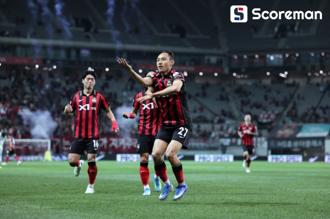 '황도윤 1골 1도움' FC서울, 부천에 3-0 완승...선두 질주