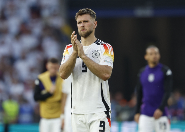 Frankfurt quan tâm đến Filkrug và sẽ cân nhắc ký hợp đồng với anh ấy nếu Marmus rời đi