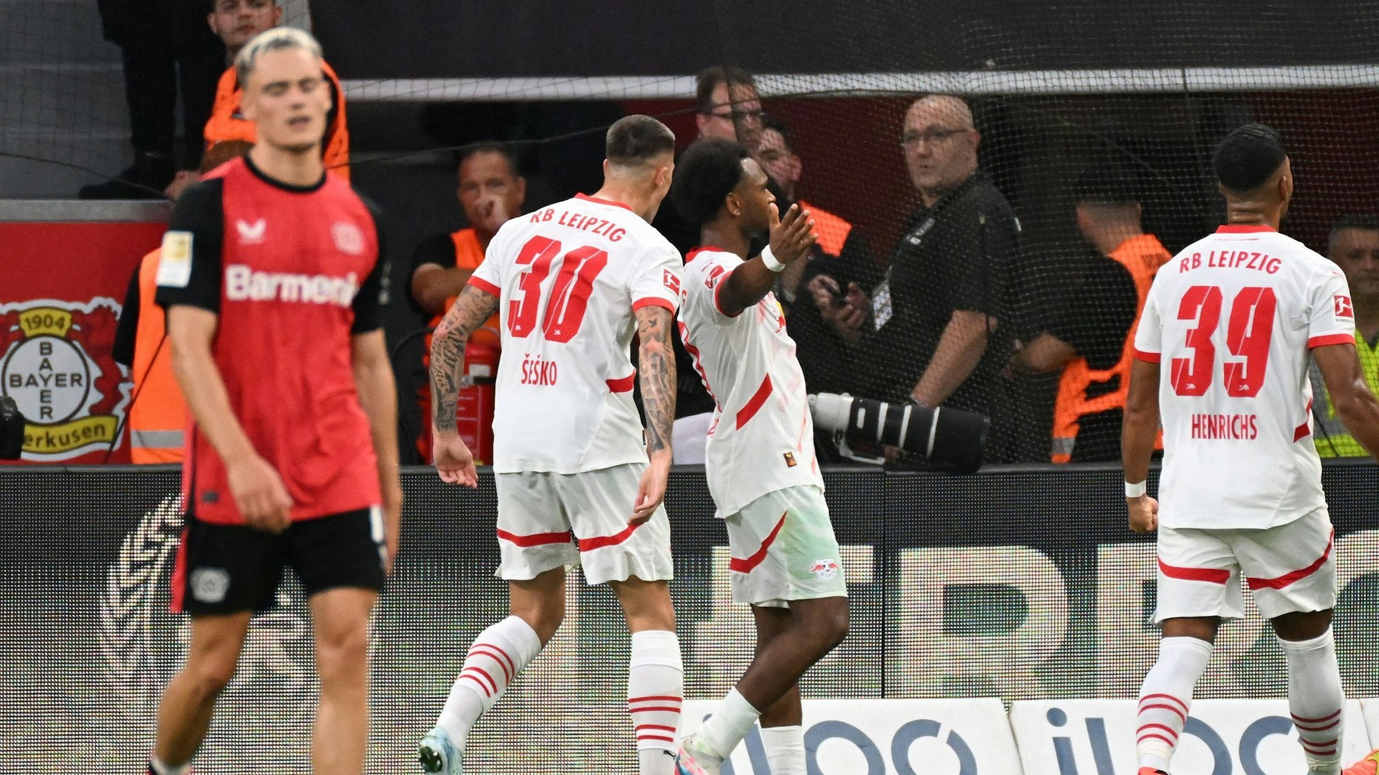 Kết quả VĐQG Đức: Bayer Leverkusen 2-3 RB Leipzig