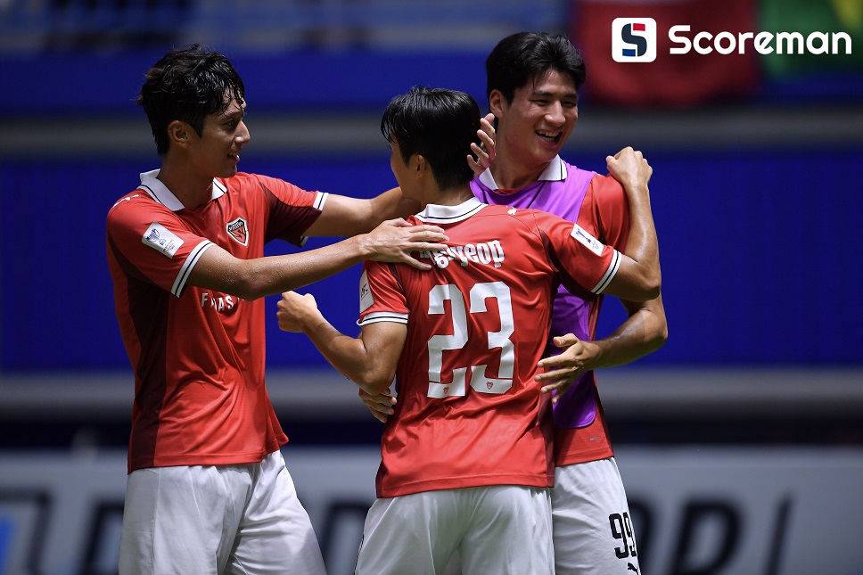 포항, ACL2 태국 빠툼에 1-0 진땀승...이동협 결승골