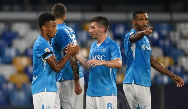 ​Napoli đại thắng, Conte hết lời khen ngợi Billy Gilmour