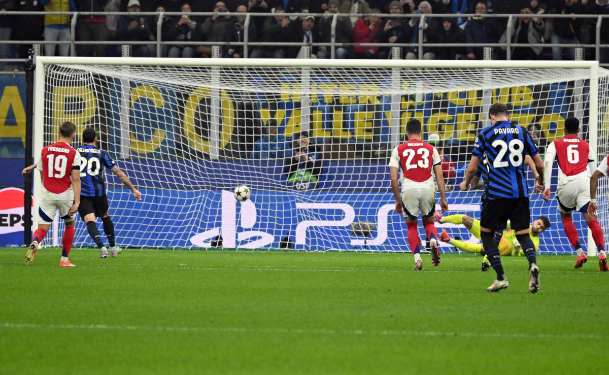 Controversial Penalty Sinks Arsenal in San Siro Struggle
