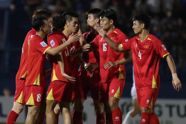 ĐT Việt Nam thắng 5 sao trước ĐT Lào