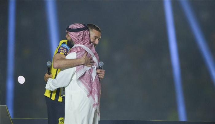 Benzema made his official debut at Al-Jazeera's home stadium, showcasing the Ballon d'Or trophy.