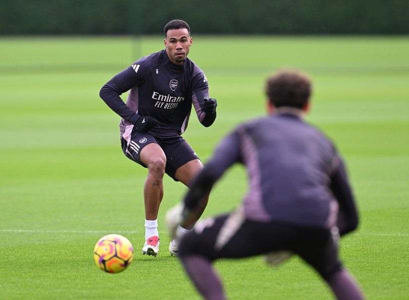 ภาพการฝึกซ้อมของอาร์เซนอลสำหรับเกมที่พบกับเบรนท์ฟอร์ด