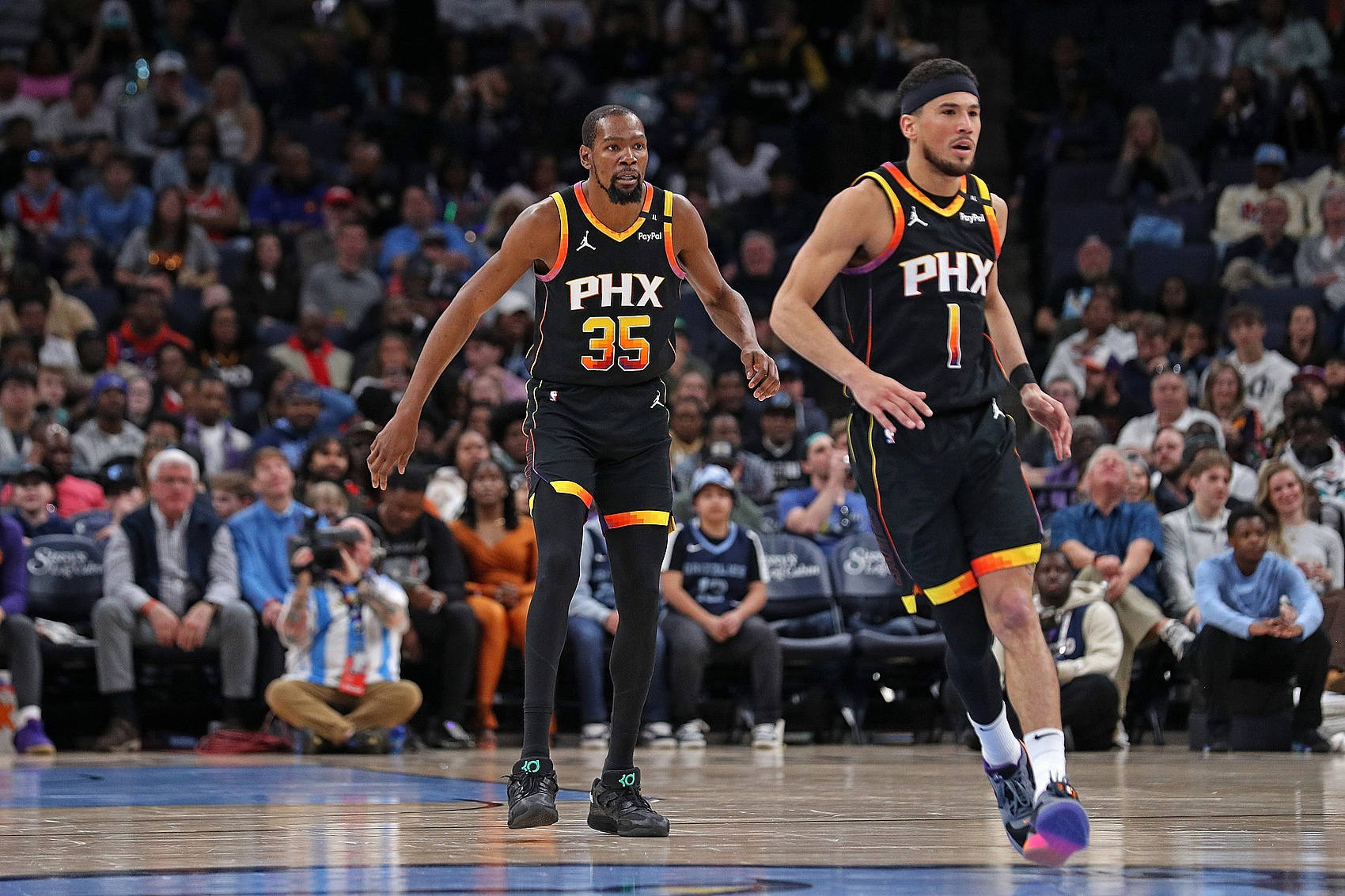 Suns ném vào 24 cú ba điểm, lập kỷ lục mùa giải của đội