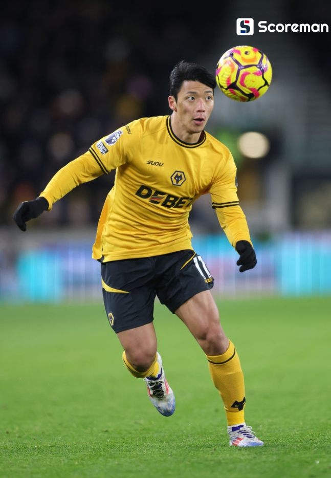 황희찬 교체 출전, 페레이라 감독 데뷔전 승리...울버햄튼 4연패 탈출, 레스터시티전 3-0 승리