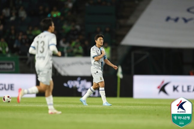 '이명주-이동률 연속골' 인천, 전북 원정서 2-1 역전승...3경기 만의 승리