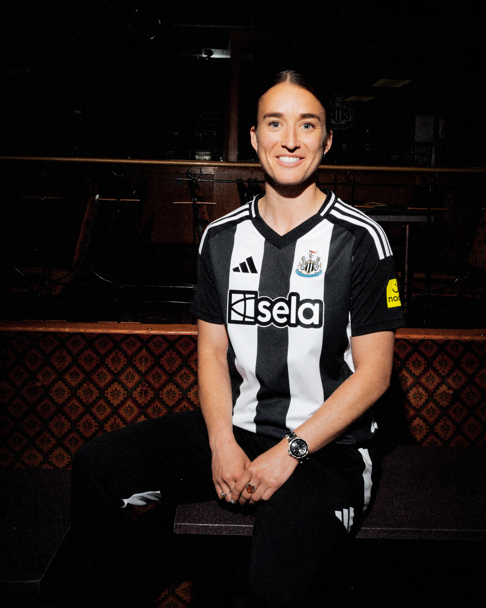 Áo thi đấu sân nhà Newcastle United cho mùa giải 2024-25