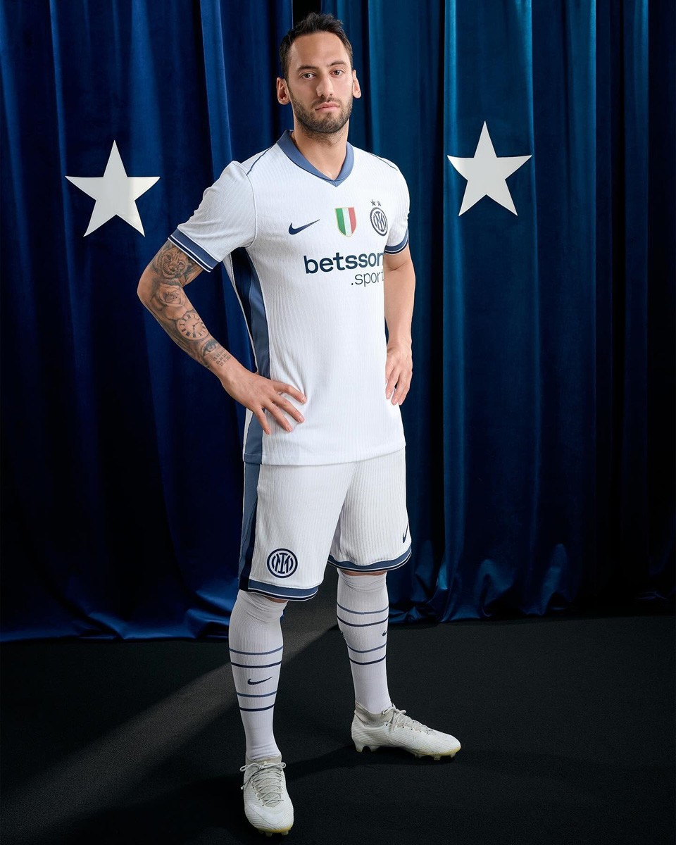 Áo đấu sân khách của Inter Milan cho mùa giải 2024-25