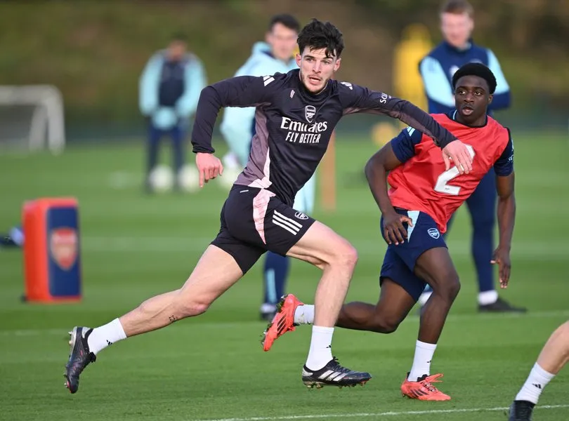 Arsenal Faces Selection Dilemmas Ahead of Manchester United Clash