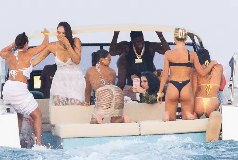 Rashford enjoys a luxurious vacation, sailing with friends and over ten women