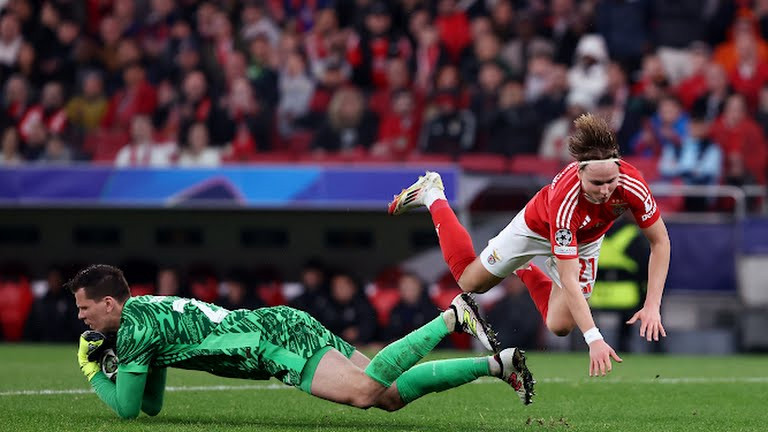 ​Tất Tần Tật Kỷ Lục Của Szczesny Sau Trận Barcelona 1-0 Benfica