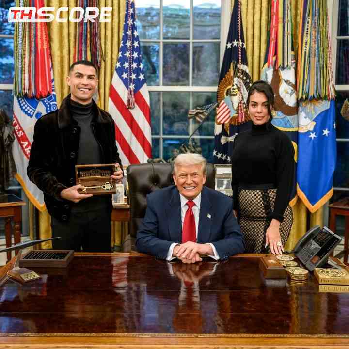 ทรัมป์มอบกุญแจทำเนียบขาวให้โรนัลโด จารึกชื่อนักกีฬาคนแรกที่ได้รับเกียรติ
