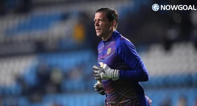 Szczesny Turns Down Starting Role Elsewhere to Stay at Barcelona