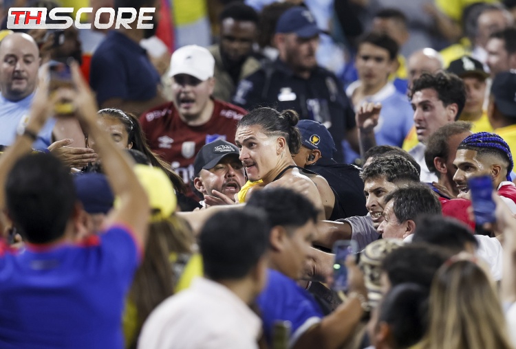 TYC เผยต้นตอของความขัดแย้ง!ผู้เล่นอุรุกวัยกล่าวหาว่าแฟนโคลอมเบียทำร้ายครอบครัวของพวกเขา