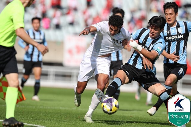 부산, 천안시티와 0-0 비기며 5위로 한계단 순위 상승