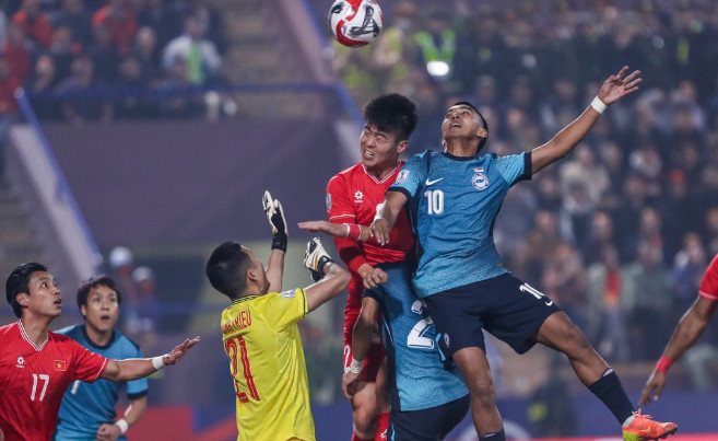Thủ môn Đình Triệu bất ngờ nhập viện sau AFF Cup 2024