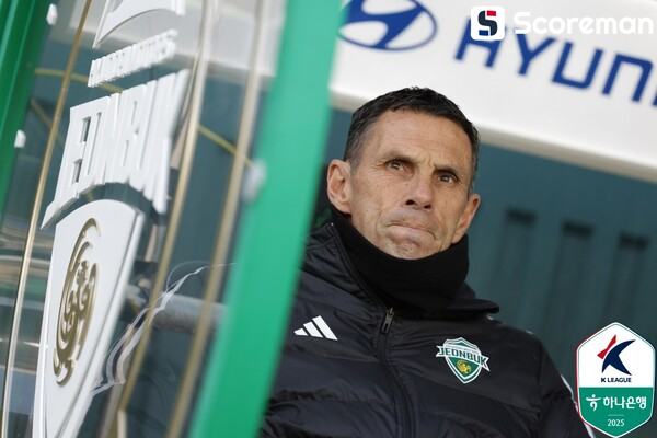 전북, 안방서 강원에 0-1 패배...3연패 부진