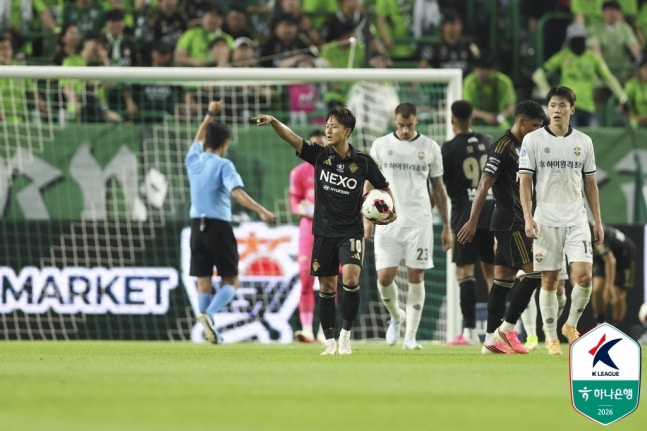 강원, 전주 원정서 전북 2-1 격파...6경기 무패로 2위 등극