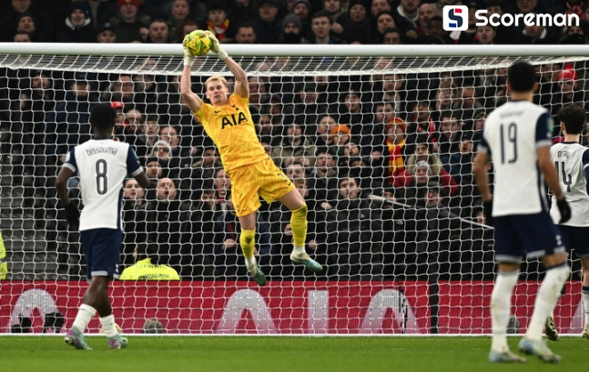 베리발 결승골+ 철문 킨스키...토트넘, 카라바오컵 1차전서 리버풀에 1-0 기선제압!