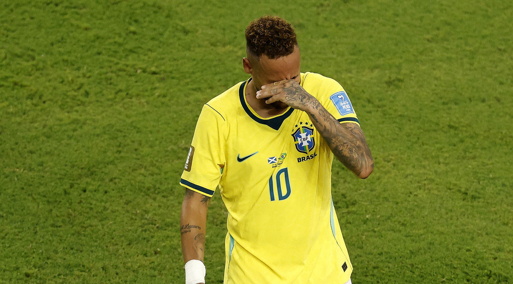 Neymar tuyên bố chia tay đội tuyển Brazil: “Mọi chuyện đã kết thúc. Tôi bắt đầu từ đây và cũng kết thúc tại đây”
