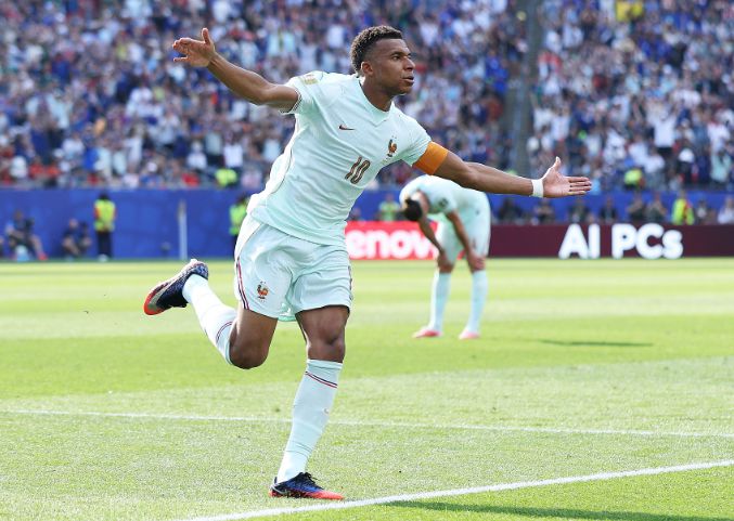 Vào bán kết! Pháp thắng Morocco 2-0, Mbappe kiến tạo và ghi bàn