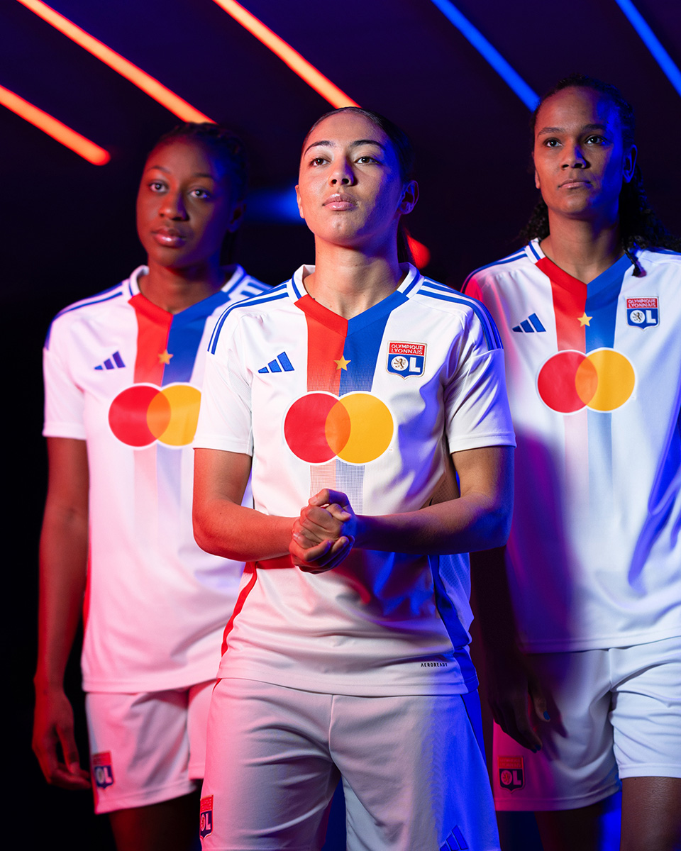 Áo sân nhà Lyon cho mùa giải 2024-25