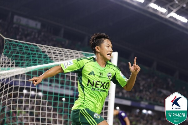 전북, 안양에 2-1 승리…이승우 극장골