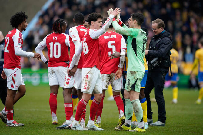 Cúp FA: Arsenal 2-1 Mansfield, Madueke & Eze lập công