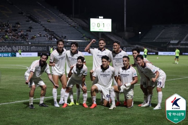 K리그2 선두 수원삼성, 충남아산 2-0 격파…2위 서울E와 승점 5점 차