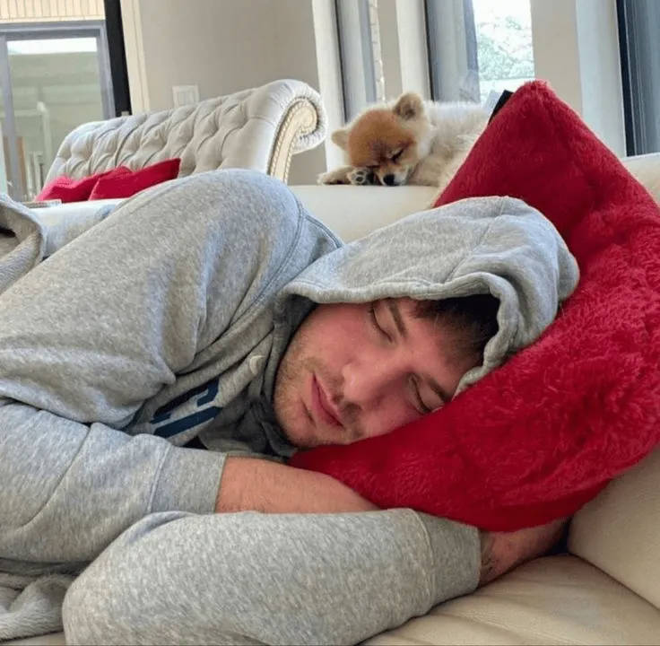 ​Truyền thông trêu chọc: Khi đội bóng cần phòng thủ gấp trong những giây cuối cùng, phản ứng của Doncic như...