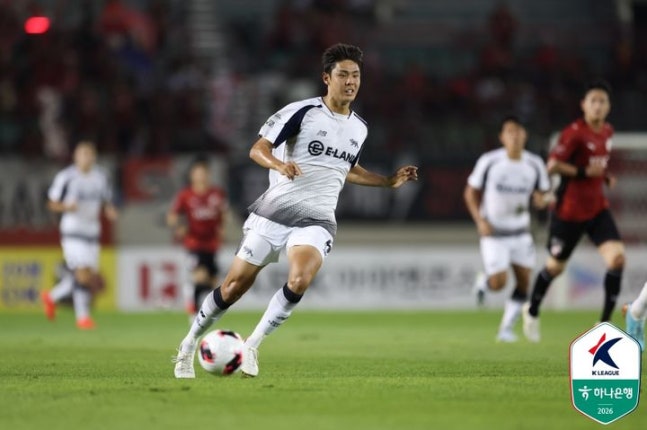 부산, 서울E에 1-2 패배…1위 수원삼성과 승점 1 차→선두 탈환 실패