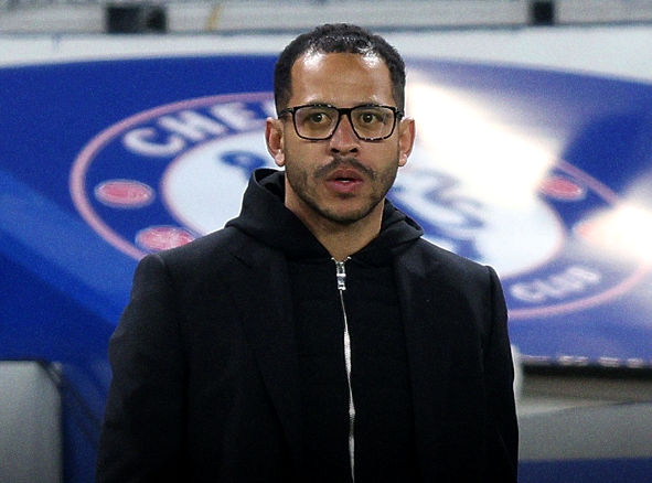 Chỉ dẫn dắt 107 ngày! CLB Chelsea chính thức sa thải HLV Roseil, McFarland tạm quyền tiếp quả