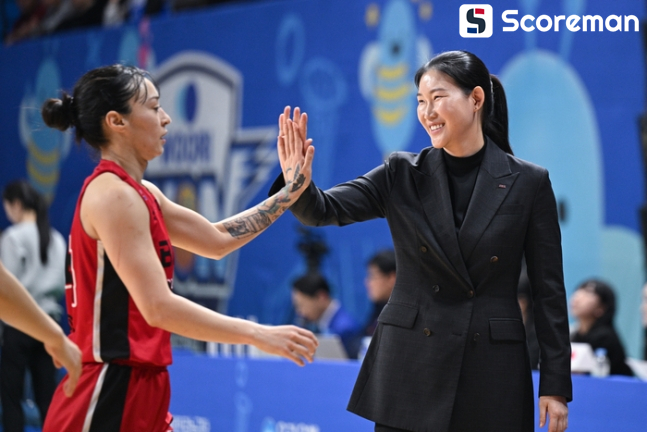 부산BNK, 챔프전 2연승 질주…우승까지 단 1승!