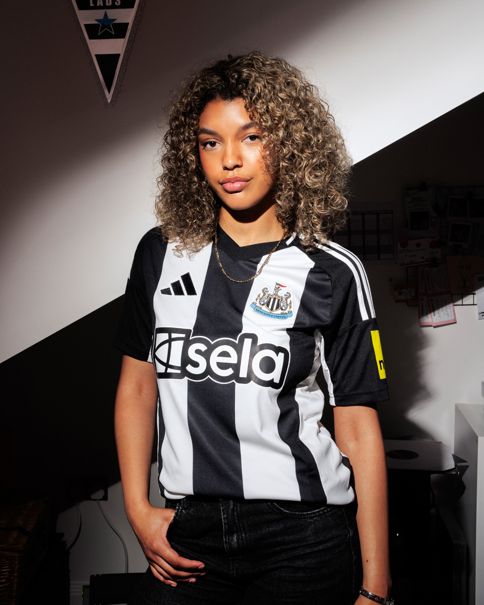 Áo thi đấu sân nhà Newcastle United cho mùa giải 2024-25