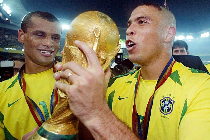 Những cầu thủ vô địch World Cup nhiều nhất trong lịch sử