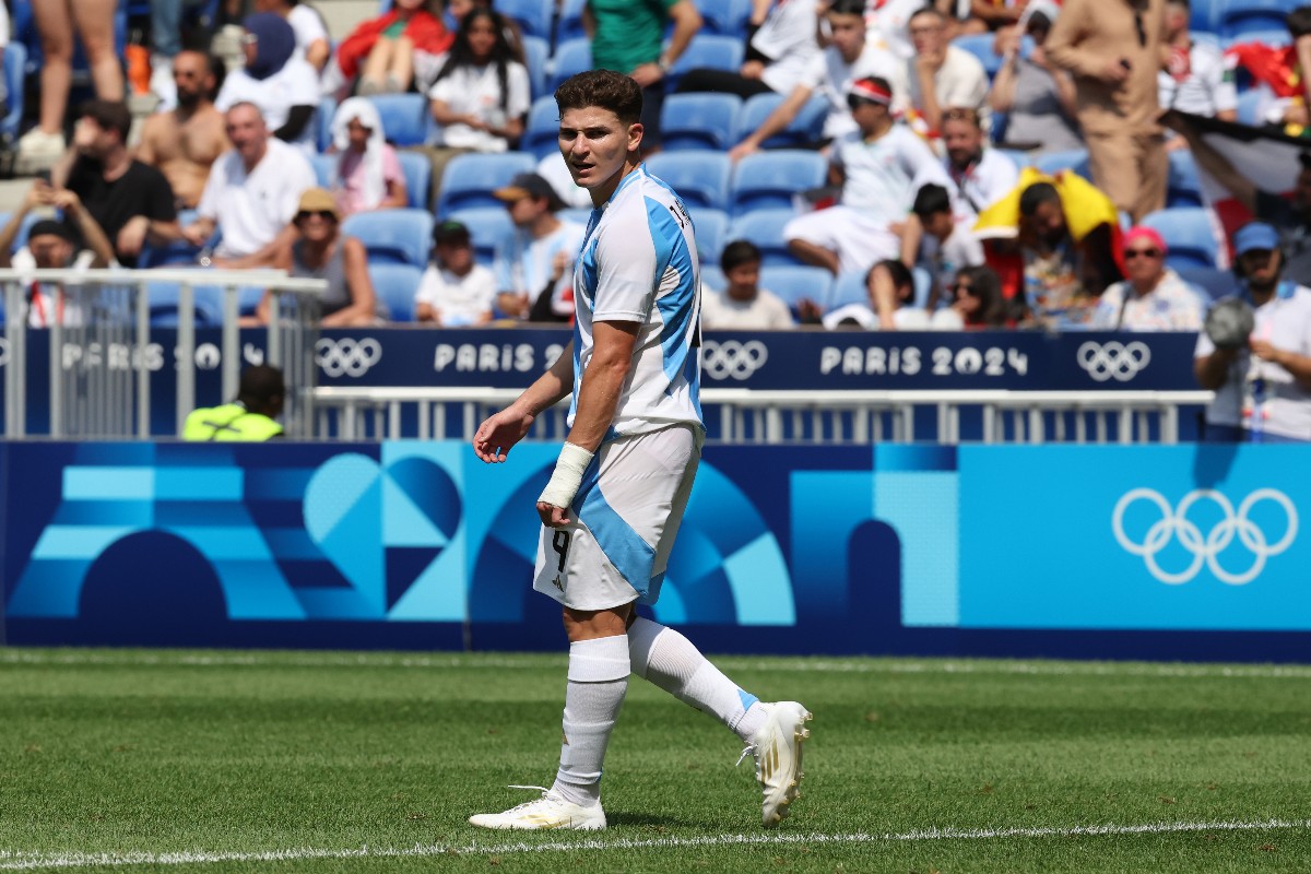 Julian Alvarez to Decide Manchester City Future Post-Olympics