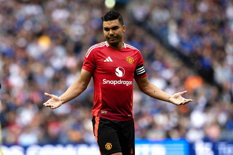 Tuần Tân 35 Vạn Bảng! The Telegraph: Việc Casemiro Rời Đi Giải Phóng Quỹ Lương, Thúc Đẩy Tái Thiết Hàng Tiền Vệ MU