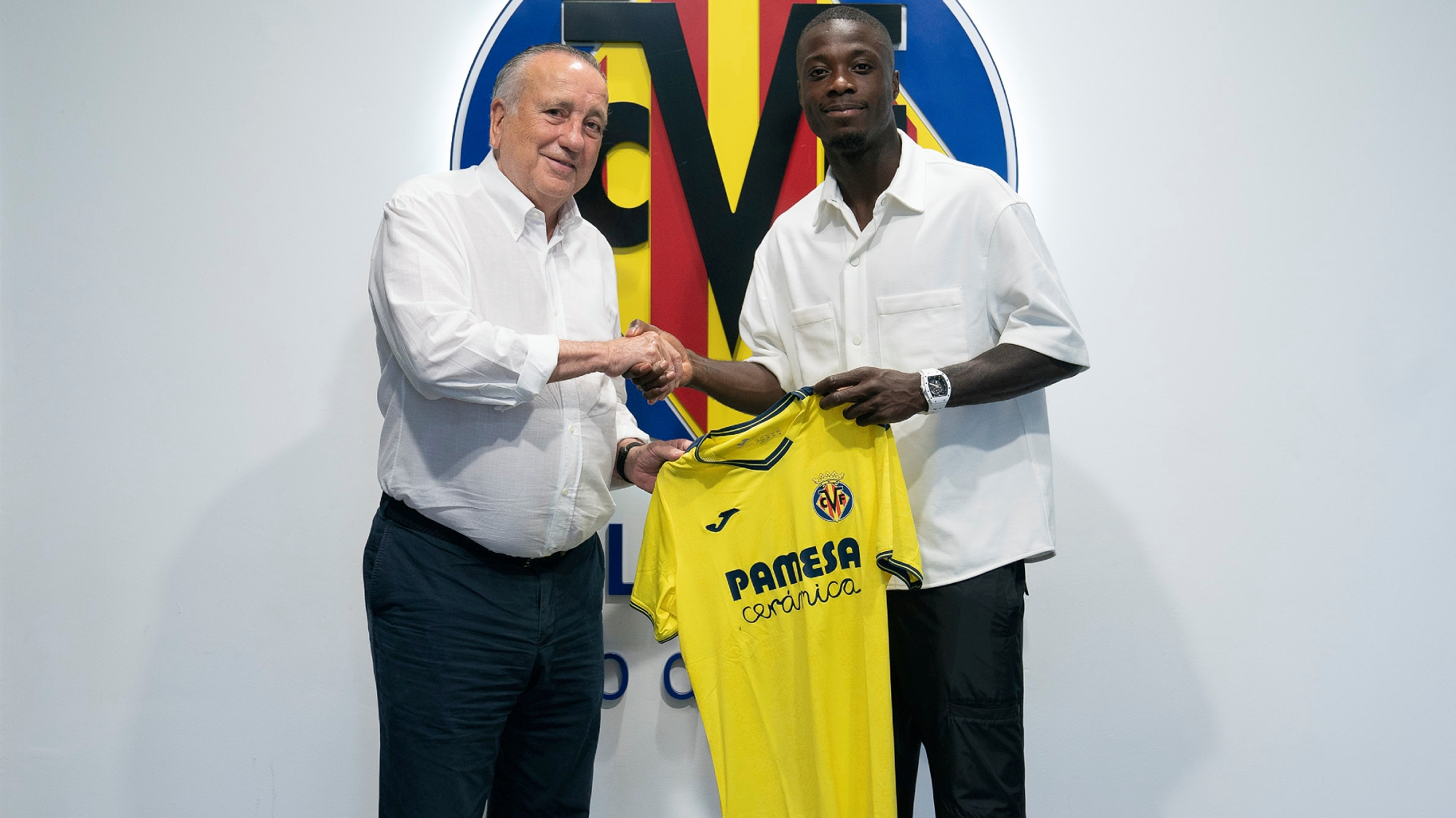 Nicolas Pepe gia nhập Villarreal theo dạng chuyển nhượng tự do