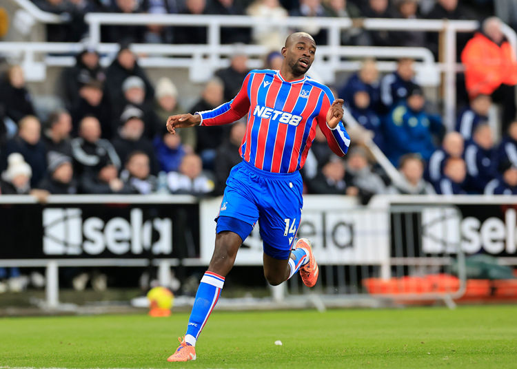 Bác sĩ AC Milan tới London kiểm tra đầu gối của Mateta