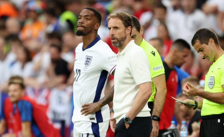 Phân tích | Liệu Maguire có bỏ lỡ World Cup? Tuyển Anh đang quá khao khát cải thiện, buộc Tuchel phải đưa ra những sự hy sinh quyết liệt.