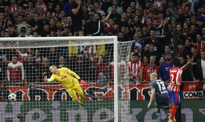 Gimenez's Late Heroics Propel Atletico to Victory Over Leipzig