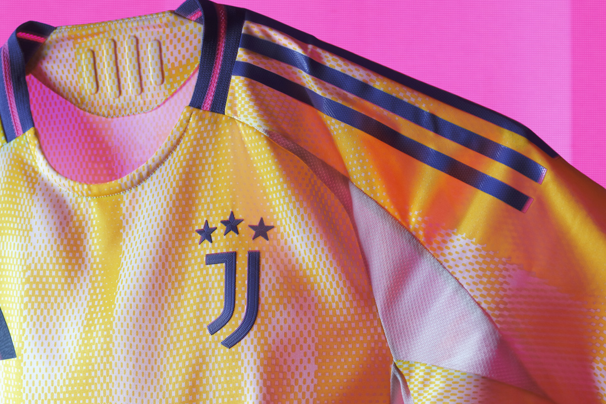 ​Áo đấu sân khách Juventus cho mùa giải 2024-25