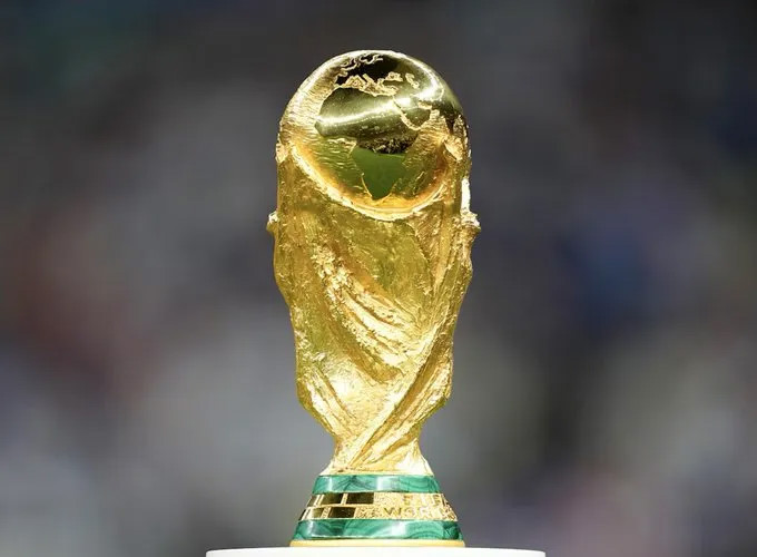 Quy định mới của World Cup: cầu thủ bị thay ra phải rời sân trong 10 giây, VAR có thể xem xét thẻ vàng thứ hai & phạt góc
